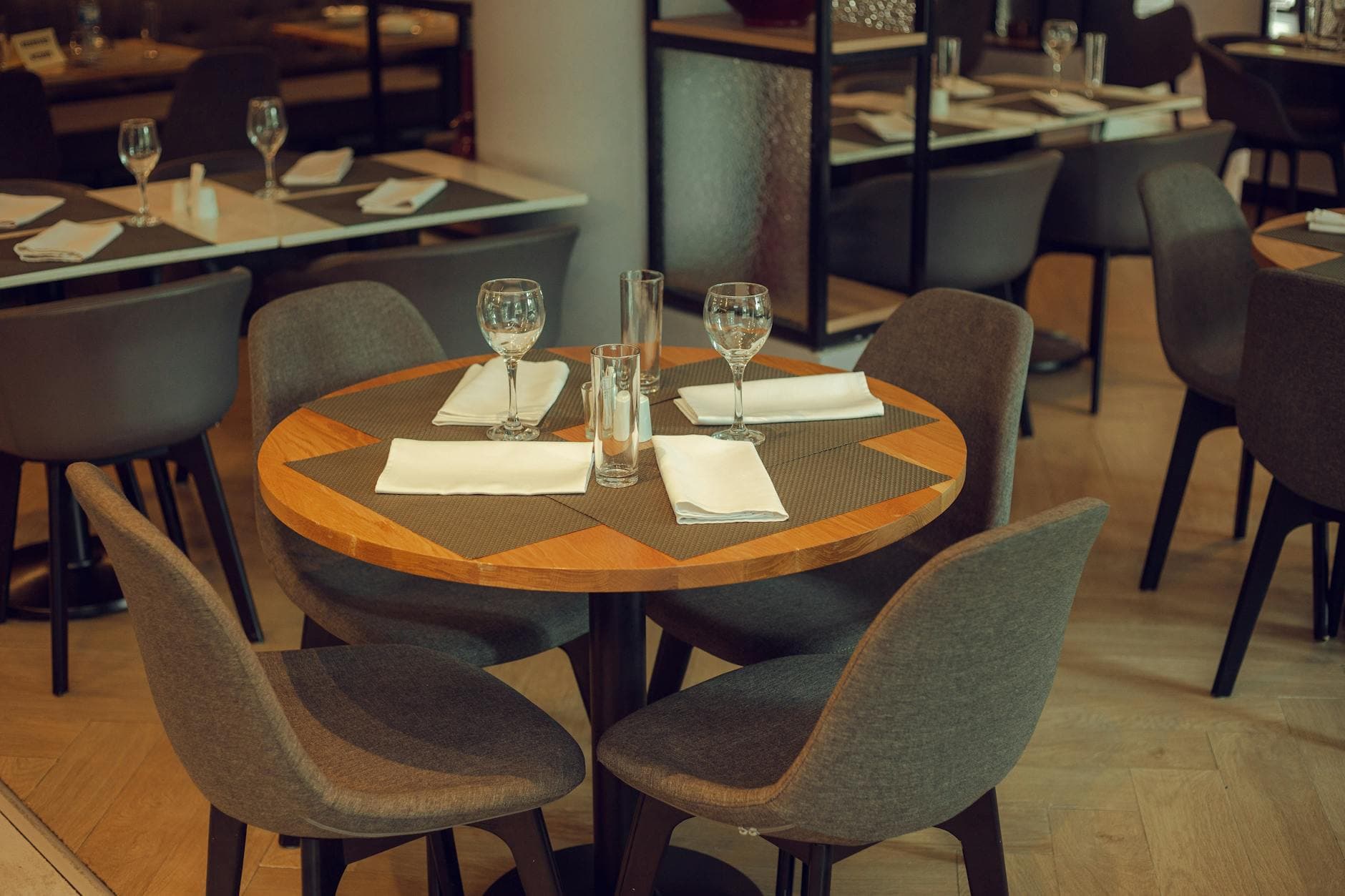 Restaurant seating flow